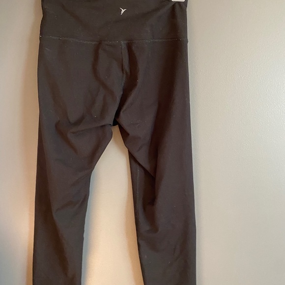 Old Navy Elevate Athletic Leggings Cropped - Picture 3 of 3